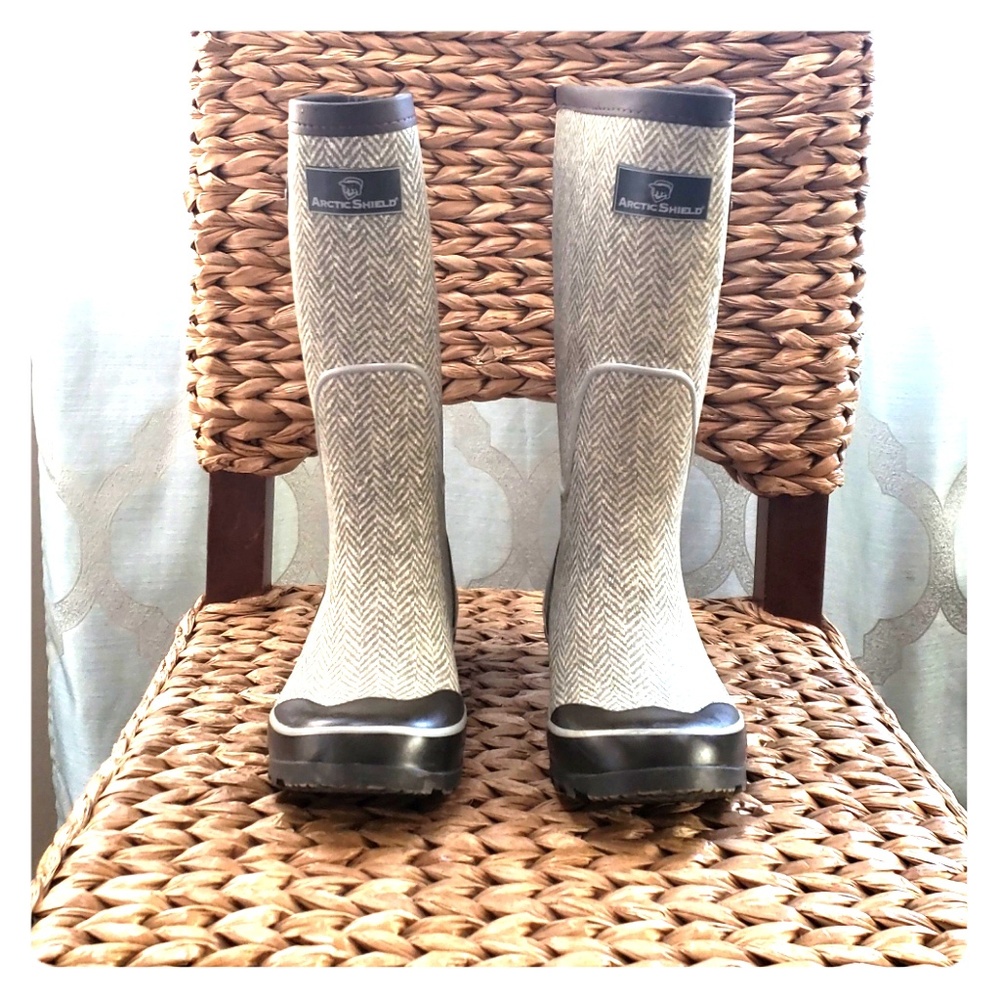 Rain boots